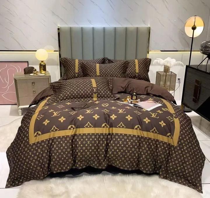 Louis vuitton lv luxury brand bedding sets bedspread duvet cover set, bedroom decor , thanksgiving decorations for home best luxury bed sets gift thankgivings and christmas Bedding Sets