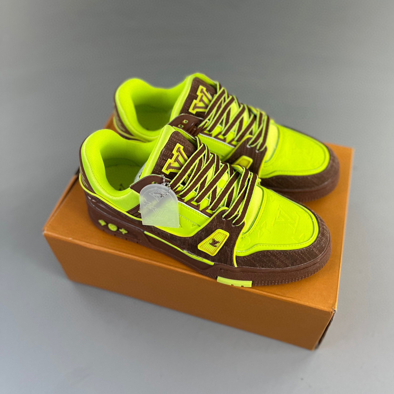 Louis vuitton lv trainer sneaker neon canvas