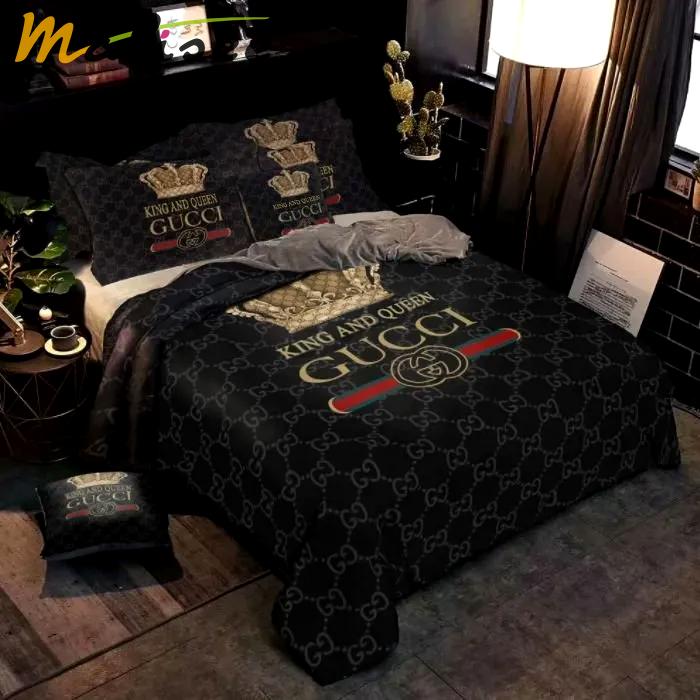Gucci king and queen luxury brand high-end bedding sets, bedroom decor , thanksgiving decorations for home best luxury bed sets gift thankgivings and christmas Bedding Sets
