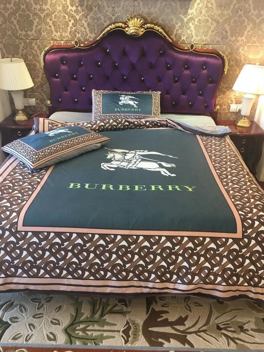 Burberry london fashion new bedding sets quilt sets duvet cover luxury brand bedding decor bedroom sets best luxury bed sets gift thankgivings and christmas Bedding Sets