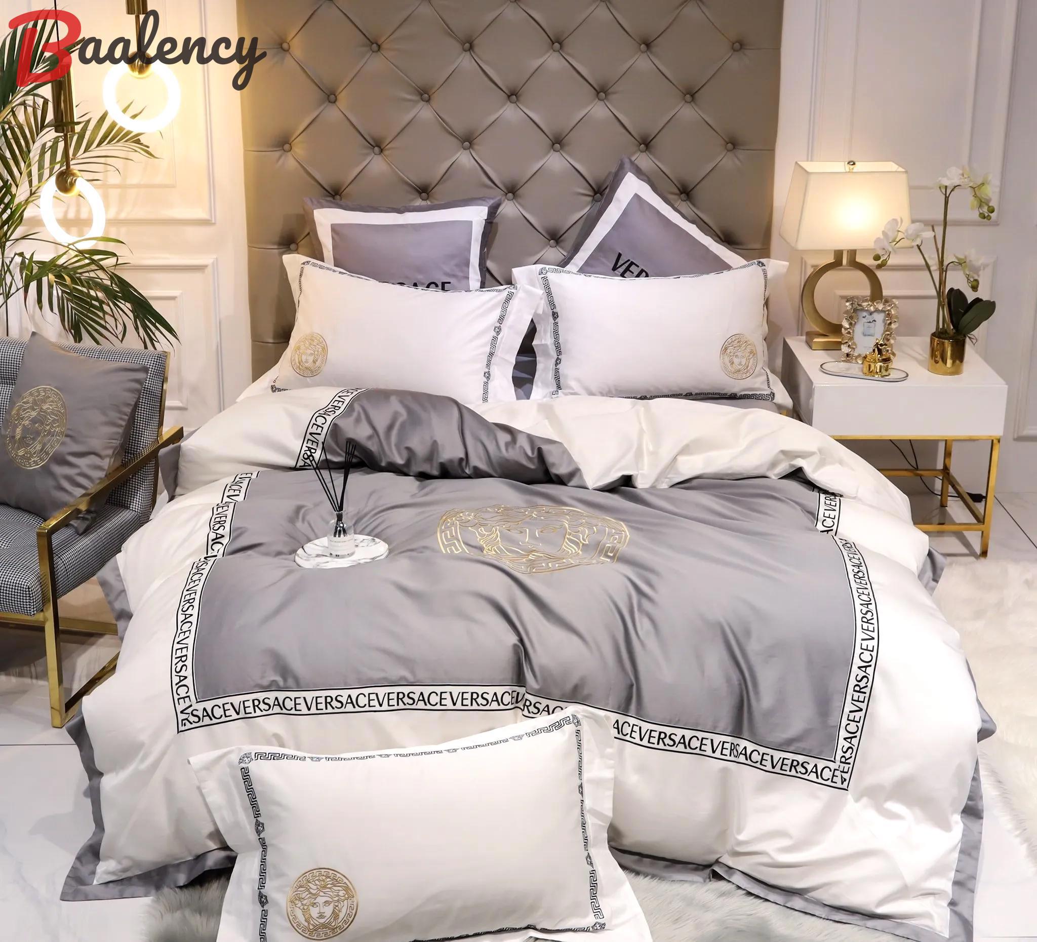 Gianni versace white luxury brand high-end bedding sets, bedroom decor , thanksgiving decorations for home best luxury bed sets gift thankgivings and christmas bedding sets