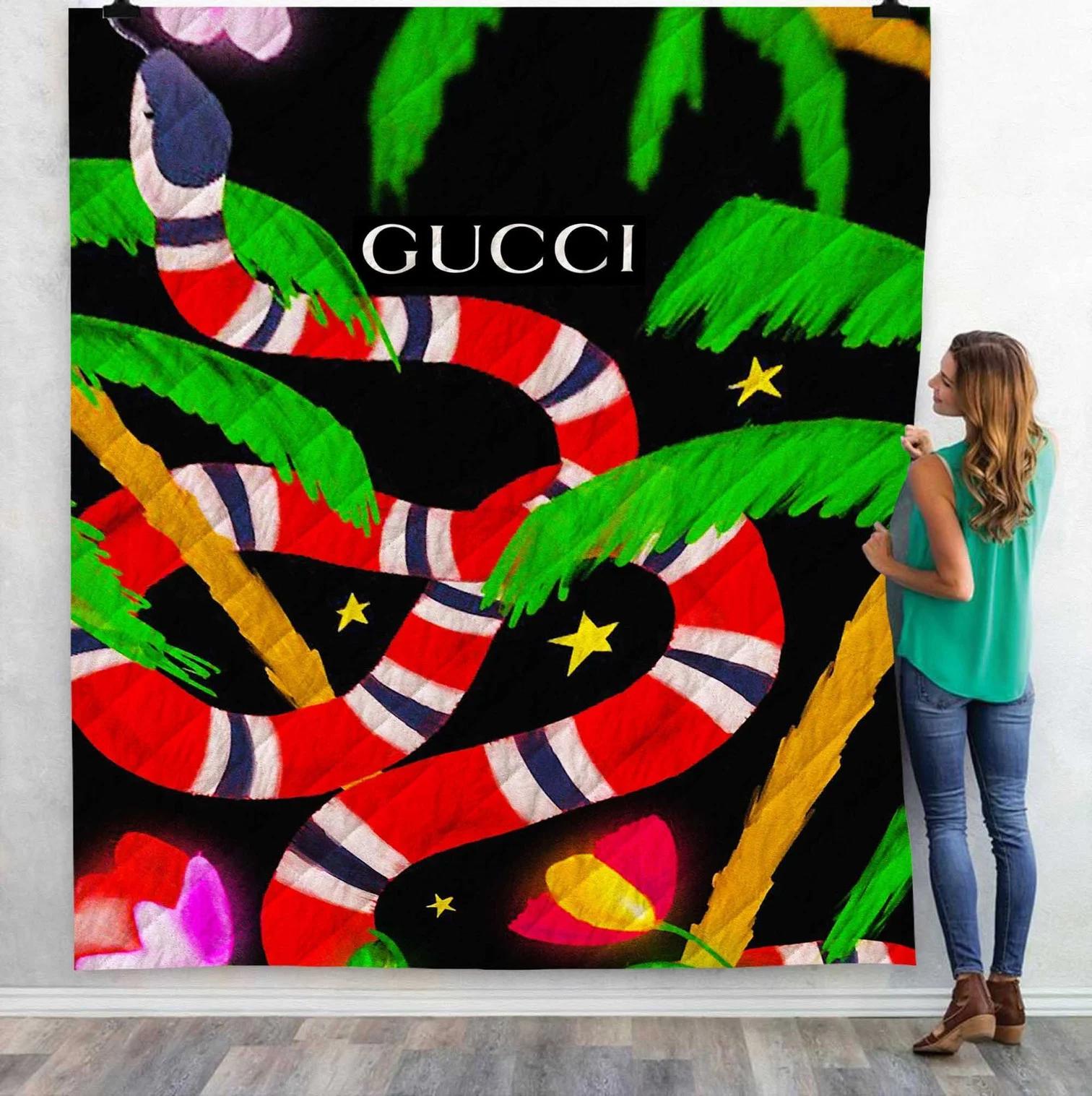 Gucci big snake fashion logo luxury brand blanket fleece home decor 95 Blanket Fleece