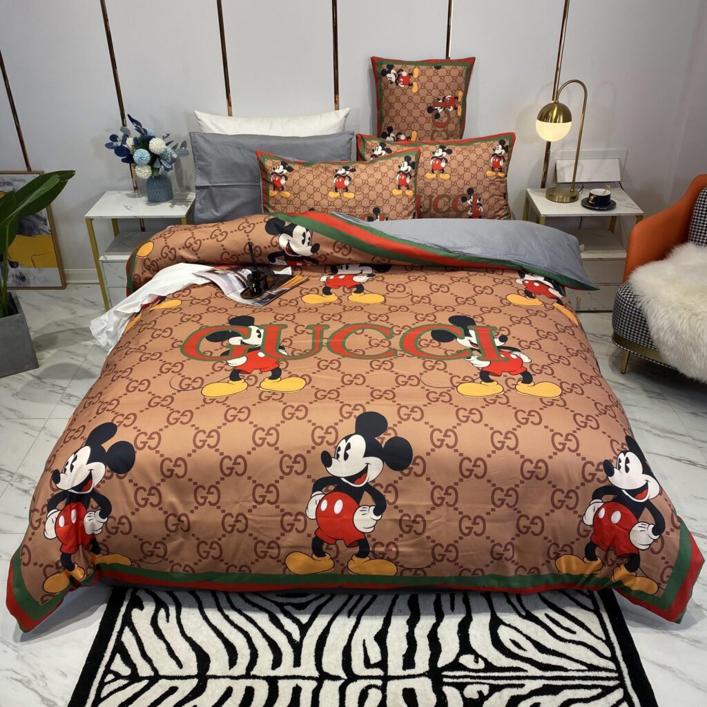 Gucci hot luxury brand high-end bedding sets, bedroom decor , thanksgiving decorations for home Bedding Sets