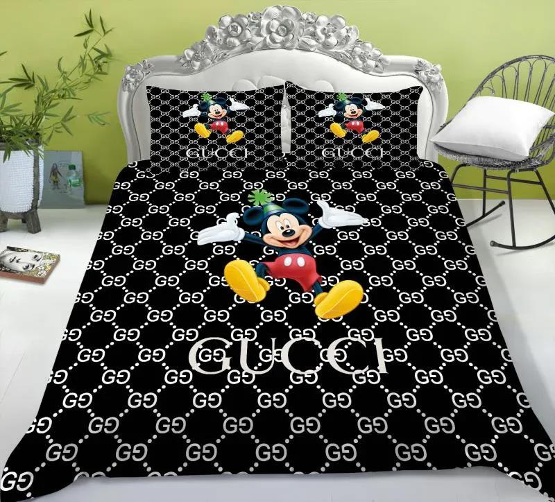 Gucci mickey black logo new luxury brand bedding sets bedspread duvet cover set, bedroom decor , thanksgiving decorations for home best luxury bed sets gift thankgivings and christmas Bedding Sets