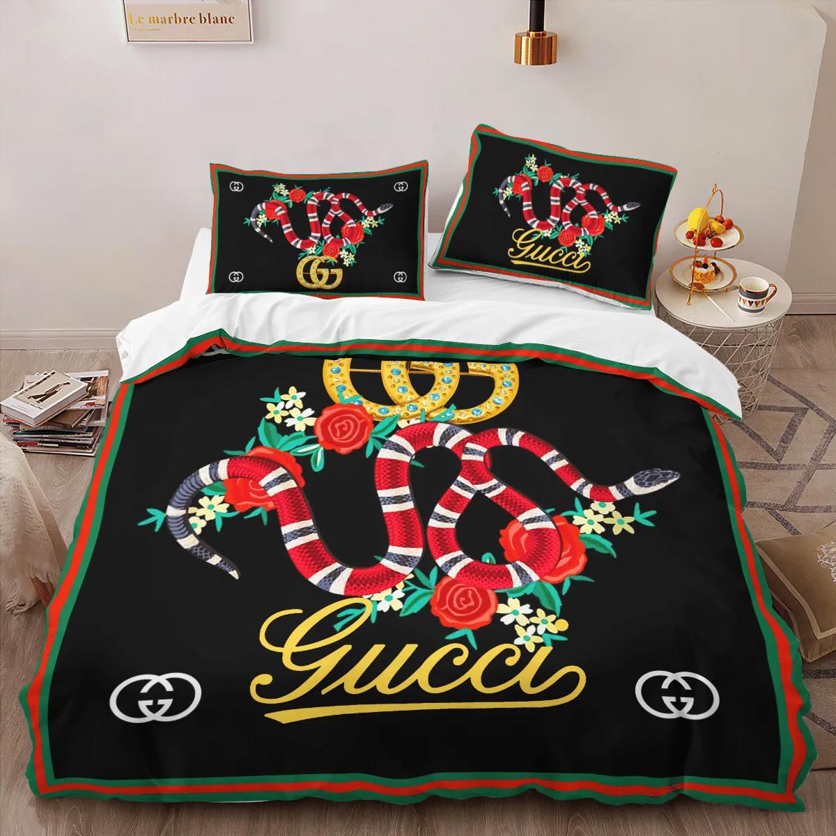 Gucci red snake limited luxury brand high-end bedding sets, bedroom decor , thanksgiving decorations for home best luxury bed sets gift thankgivings and christmas Bedding Sets