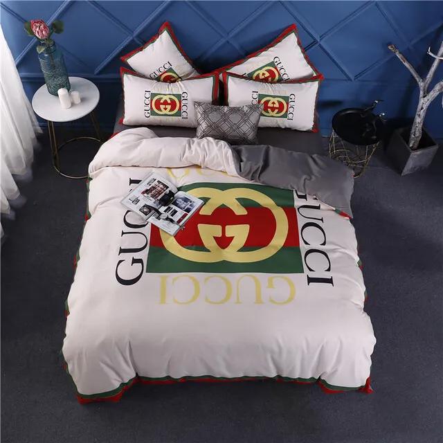 Gucci square white luxury brand bedding sets bedspread duvet cover set, bedroom decor , thanksgiving decorations for home best luxury bed sets gift thankgivings and christmas Bedding Sets