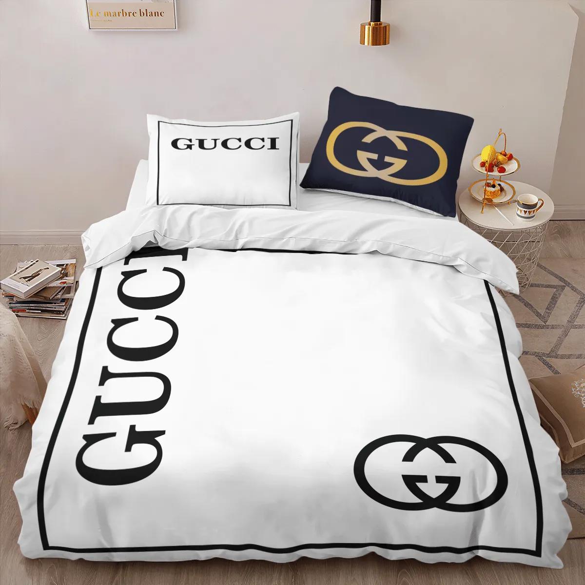Gucci white luxury brand high-end bedding sets, bedroom decor , thanksgiving decorations for home best luxury bed sets gift thankgivings and christmas Bedding Sets