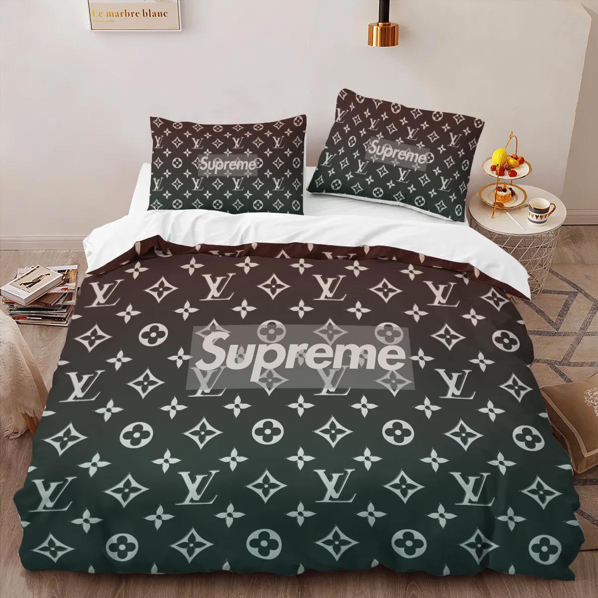 Louis vuitton luxury brand high-end bedding sets lv new, bedroom decor , thanksgiving decorations for home best luxury bed sets gift thankgivings and christmas bedding sets