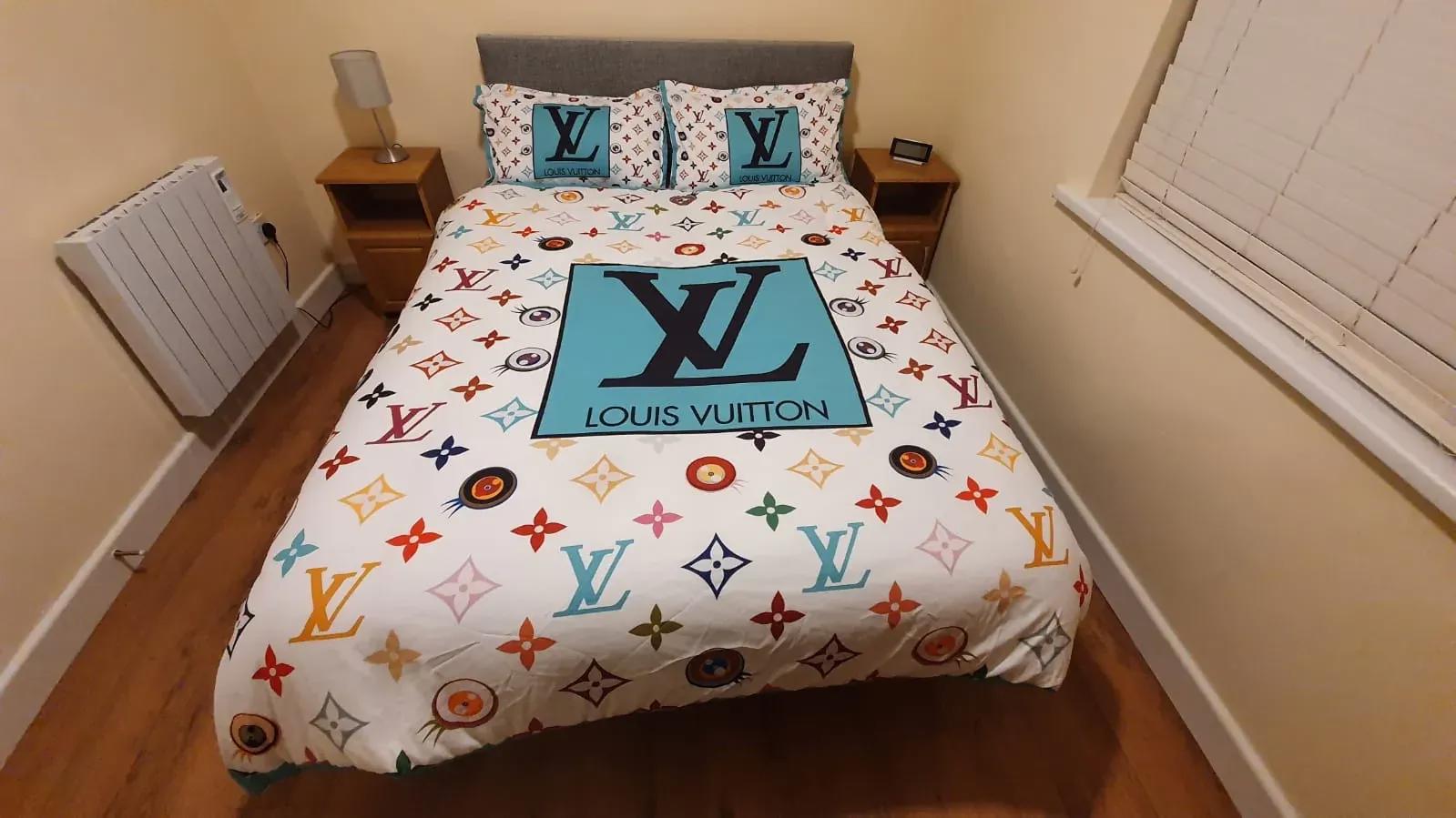 Louis vuitton paris logo type 603 Bedding Sets covers sheets bedclothes bedspread blankets hyperbeast Bedroom premium fashion brand luxury ideas bed linen duvet home decor