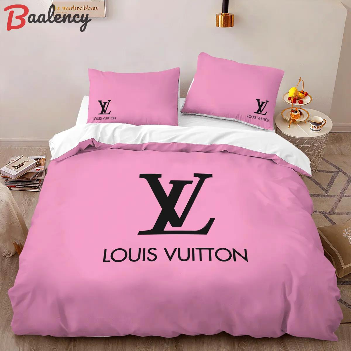 Louis vuitton pinky luxury brand high-end bedding sets lv, bedroom decor , thanksgiving decorations for home best luxury bed sets gift thankgivings and christmas bedding sets