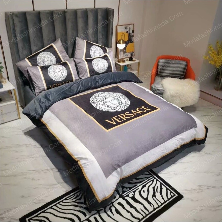 versace logo type 2168 Bedding Sets bedclothes covers duvet bedspread premium fashion brand home decor sheets hyperbeast Bedroom luxury ideas bed linen blankets