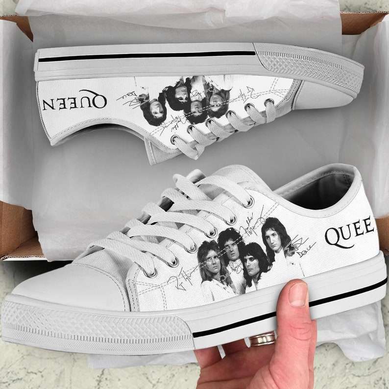Low Top Canvas Shoes - A Fashion Essential for Every Wardrobe, Capture the Moment Today!