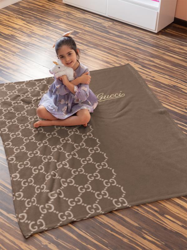 Gucci brown luxury brand logo premium blanket fleece home decor 222 Blanket Fleece