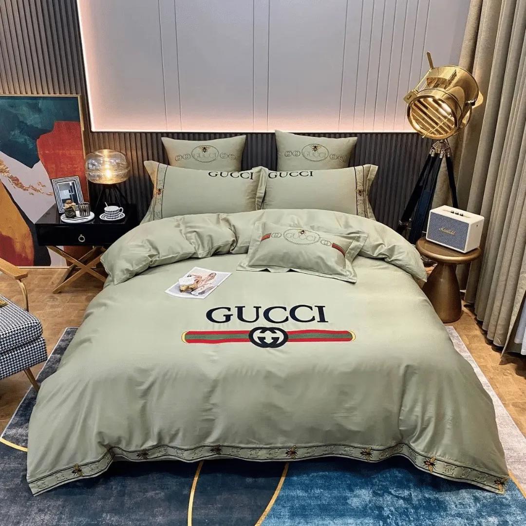Gucci pea luxury brand high end premium bedding set for bedroom luxury bedspread duvet cover set with pillowcases home decoration Bedding Sets