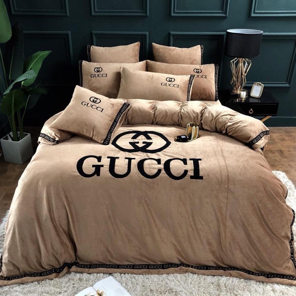 Luxury gucci logo fashion brands 31 bedding set