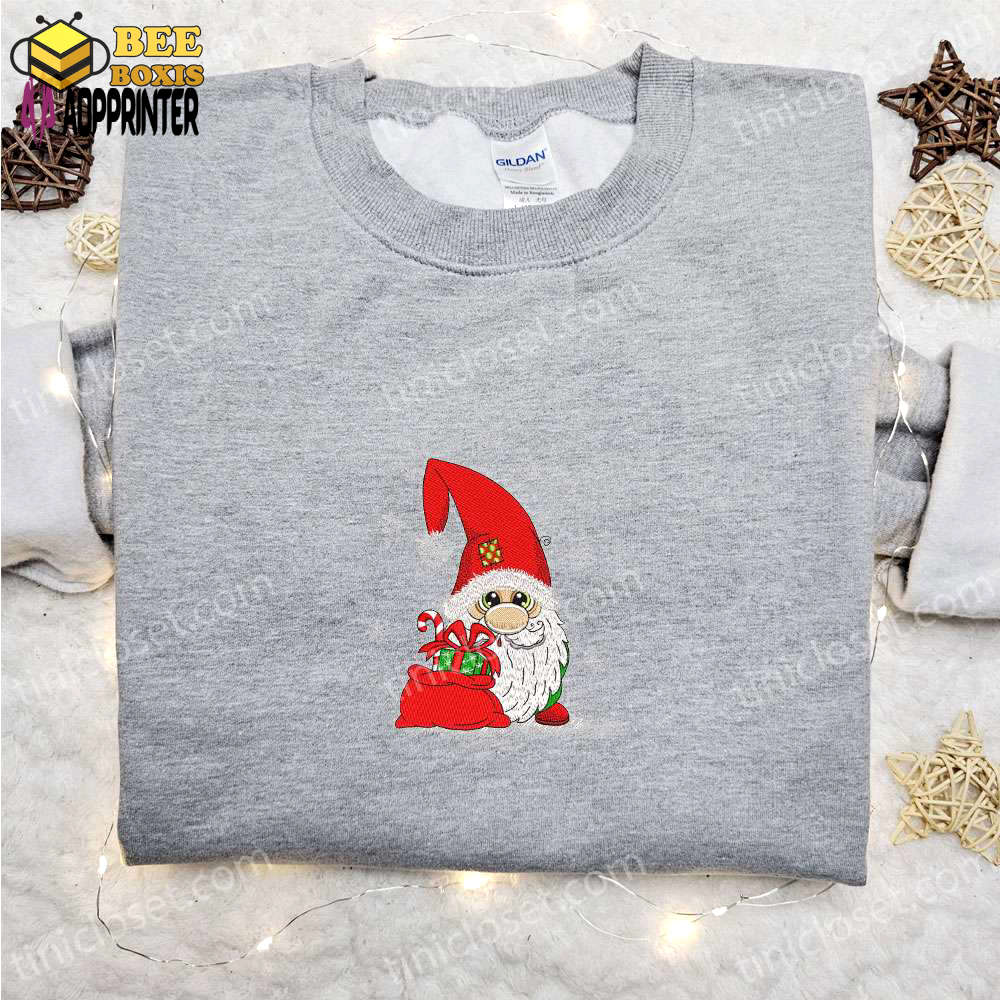 Christmas gift ideas: gnome with gift bag t-shirt & hoodie – cute & best family presents