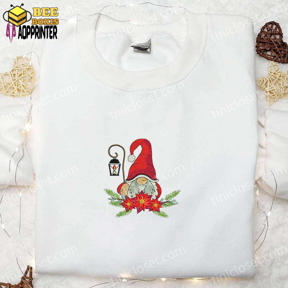 Gnome christmas wreath hoodie & t-shirt: top family gift ideas
