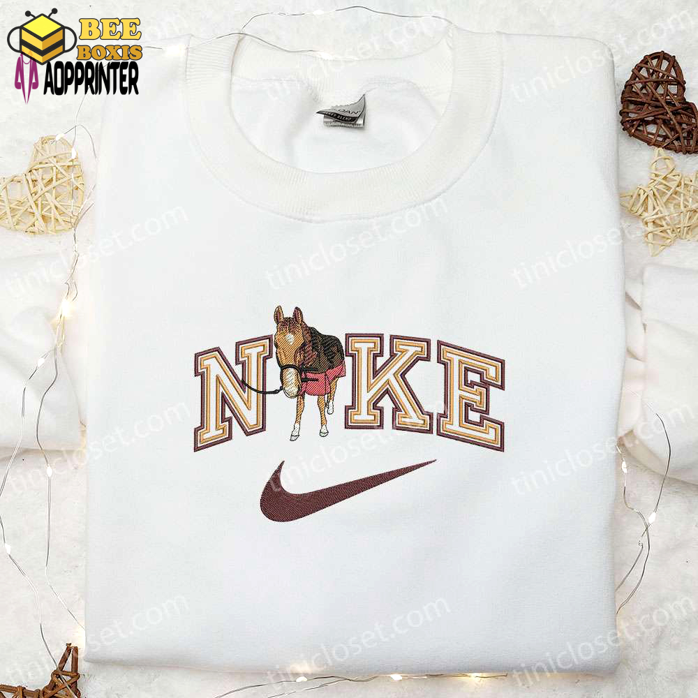 Stylish horse embroidered shirt: perfect for animal lovers!