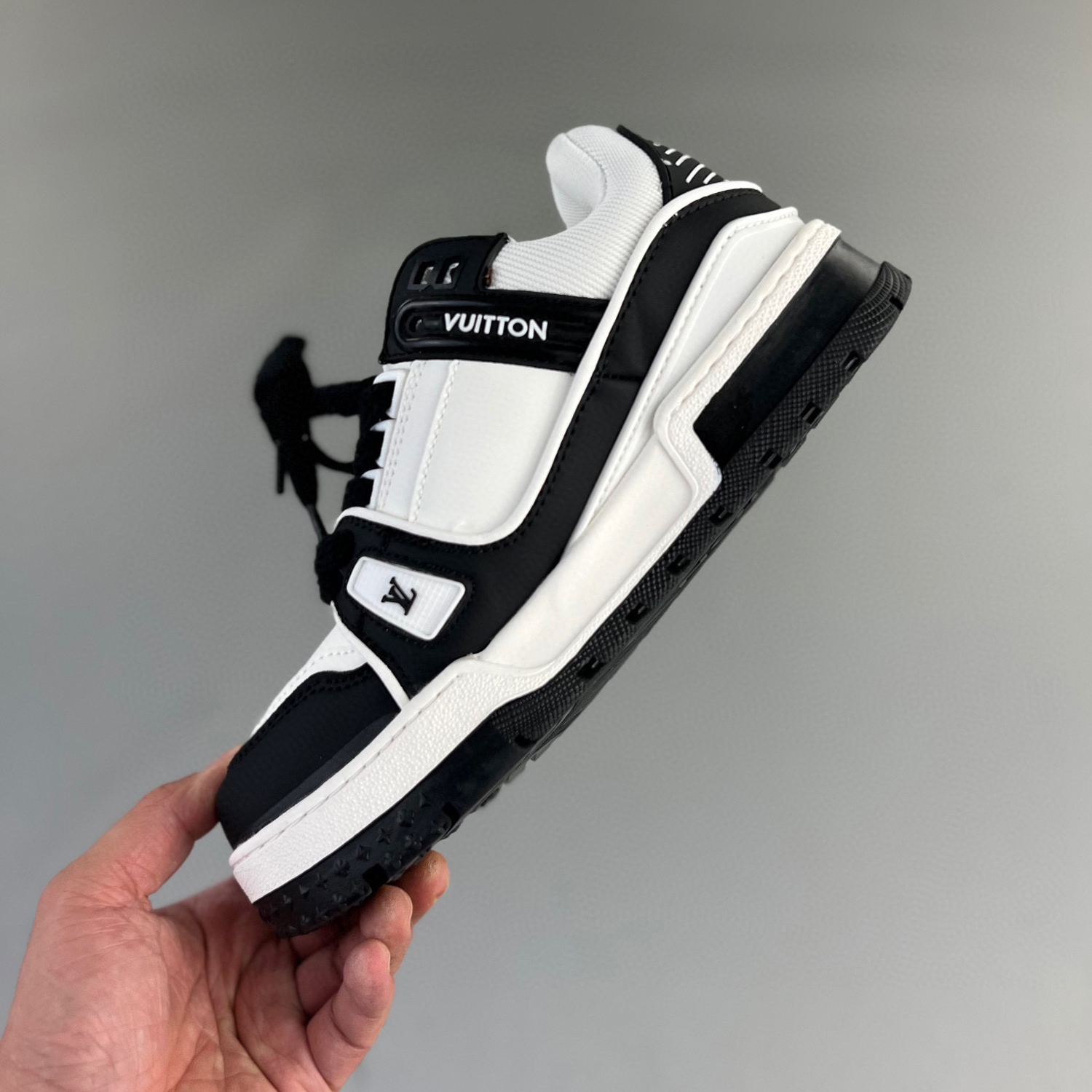 Louis vuitton lv trainer maxi sneaker black white