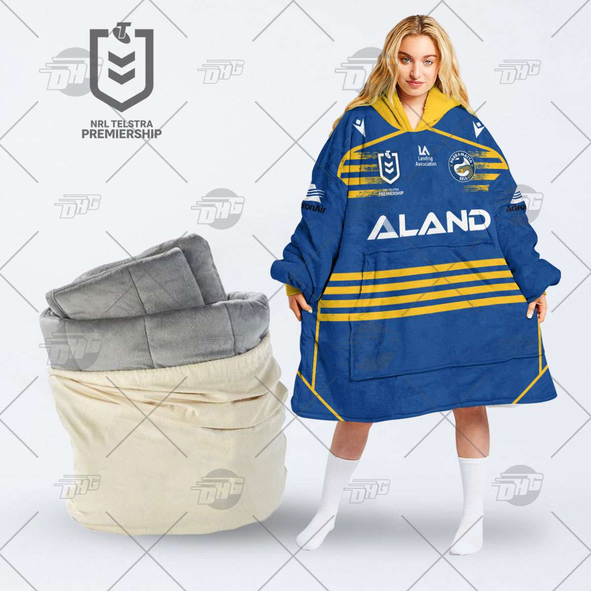Aland Statement Hoodie Blanket Navy Blue & Gold