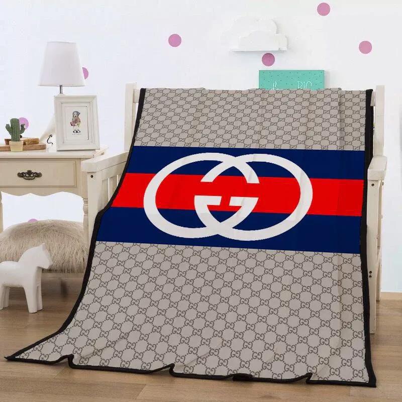 
                gucci new fashion luxury brand fleece blanket comfortable blanket
            