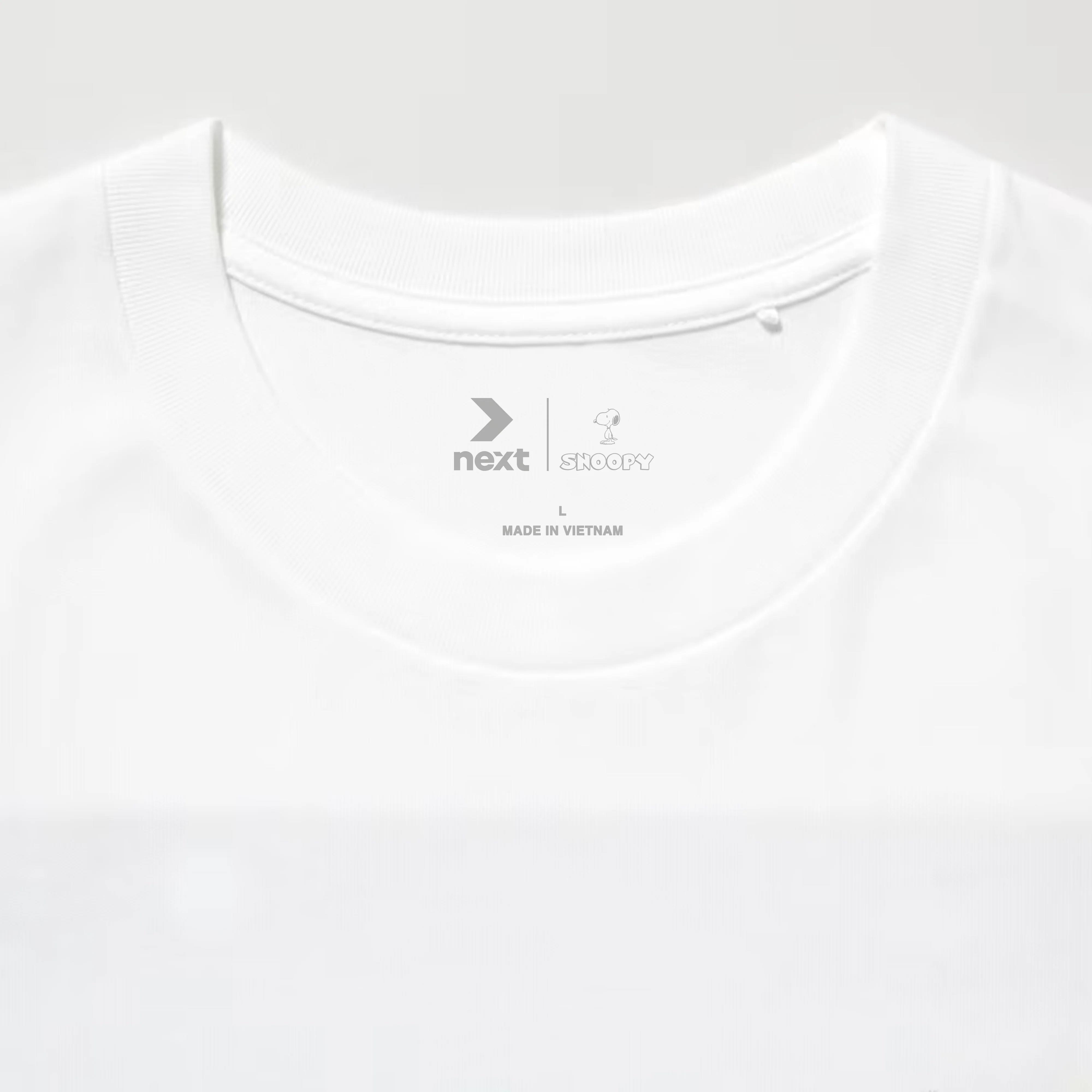 Snoopy charlie chiristmas tree t-shirt / trắng