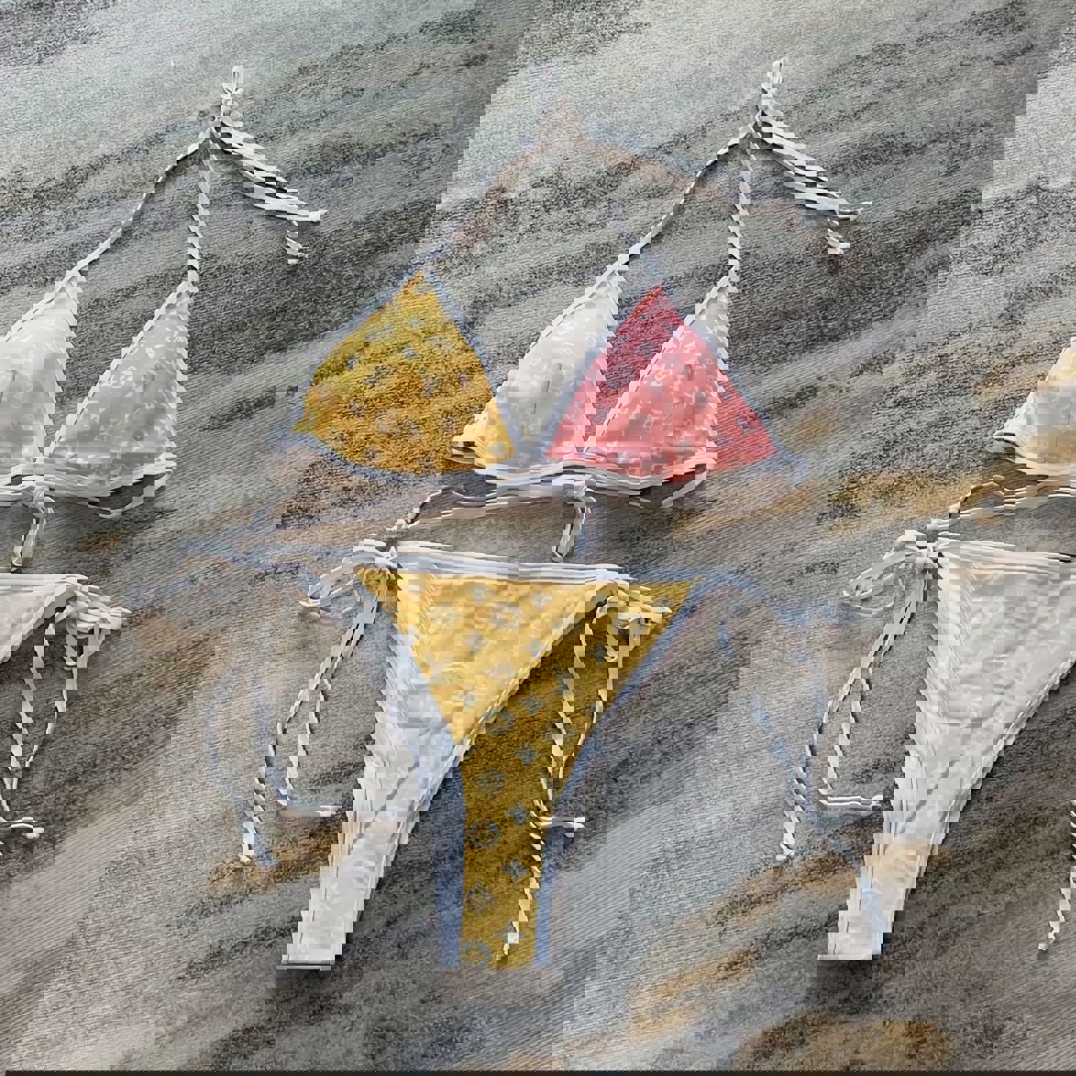 Lv luxury 2-piece bikini set 2023-24 trending bkn1009