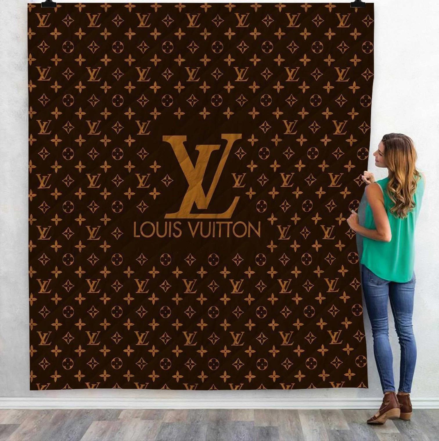 Louis vuitton brown black quilt blanket fleece home decor