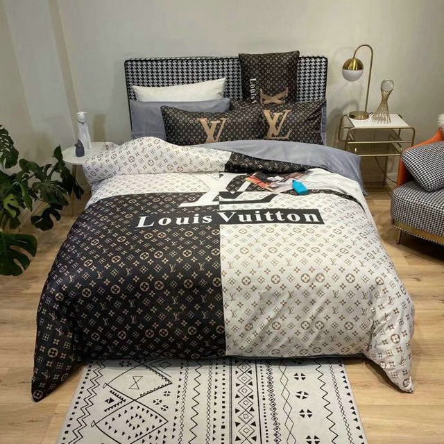 Louis Vuitton Black & White Bedding Set