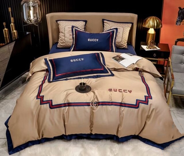 Gucci beige navy luxury brand bedding set bedspread duvet cover set home decor hn