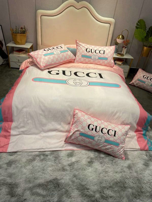 Gucci white pink luxury brand bedding set bedspread duvet cover set home decor hn