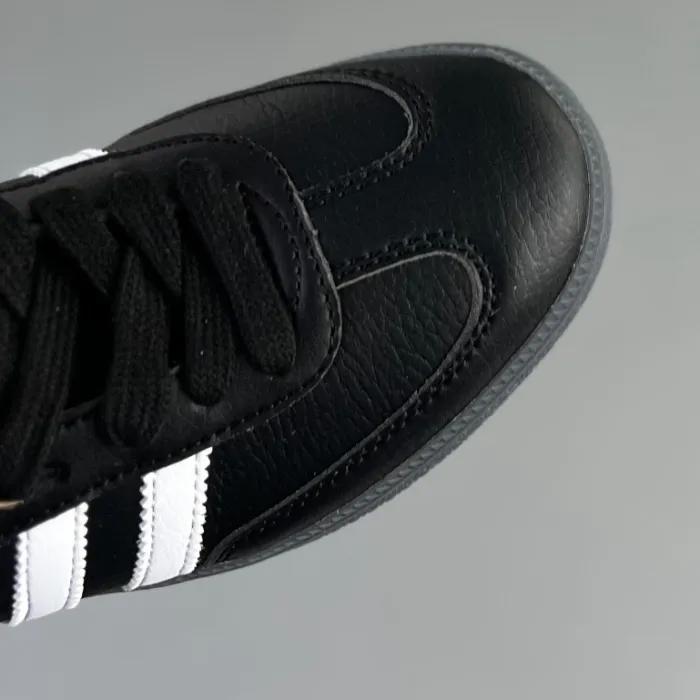 Adidas samba og samba classic
black white dark gum -000bqjowo2i