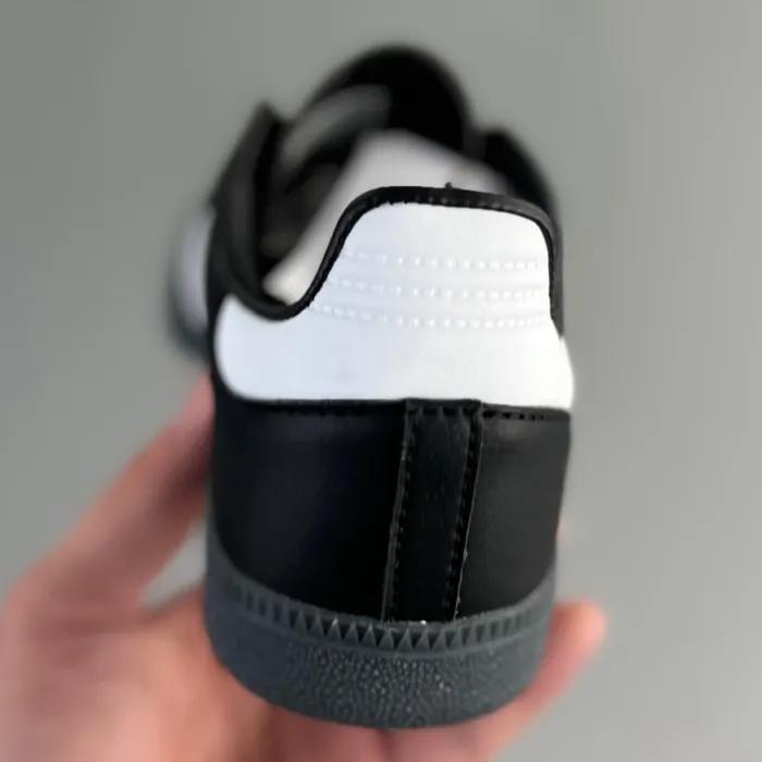 Adidas samba og samba classic
black white dark gum -000bqjowo2i