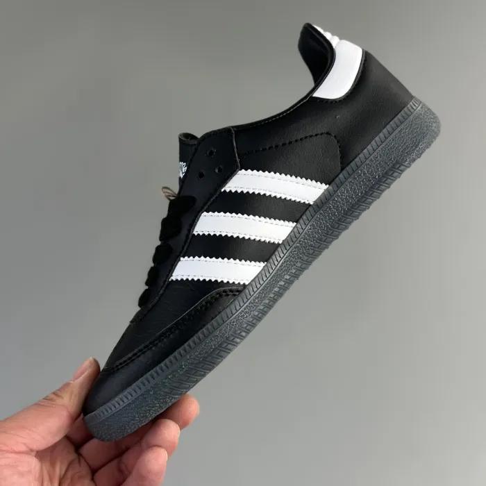 Adidas samba og samba classic
black white dark gum -000bqjowo2i