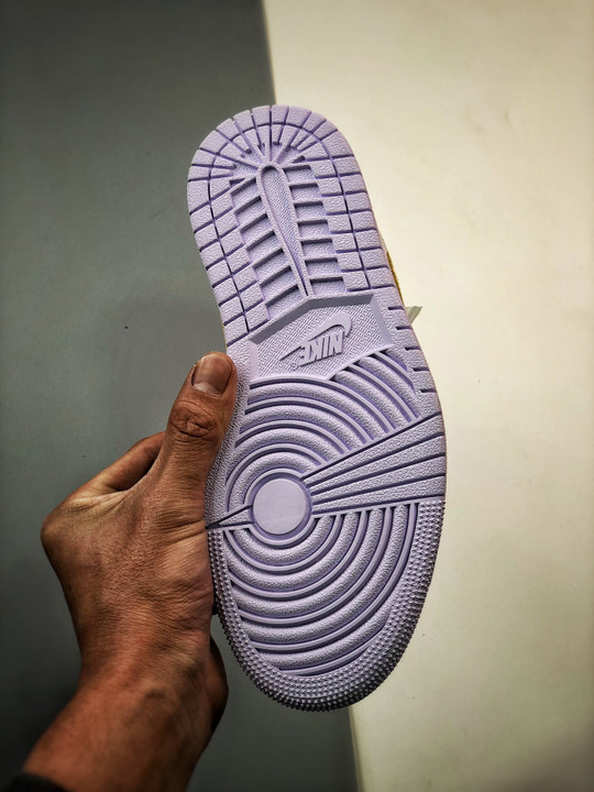 Air jordan 1 low barely grape/lemon wash-white dc0774-501