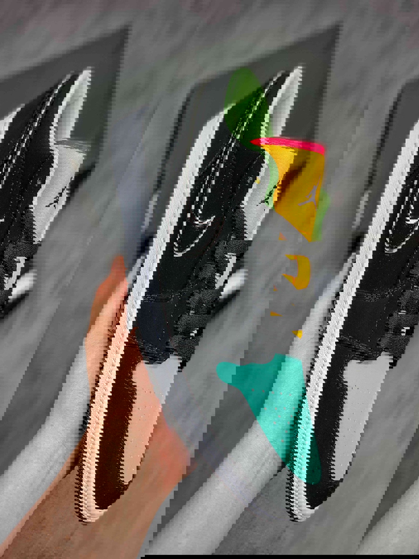 Air jordan 1 low black/aurora green/laser orange