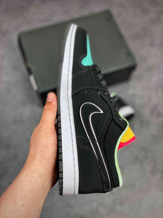 Air jordan 1 low black/aurora green/laser orange