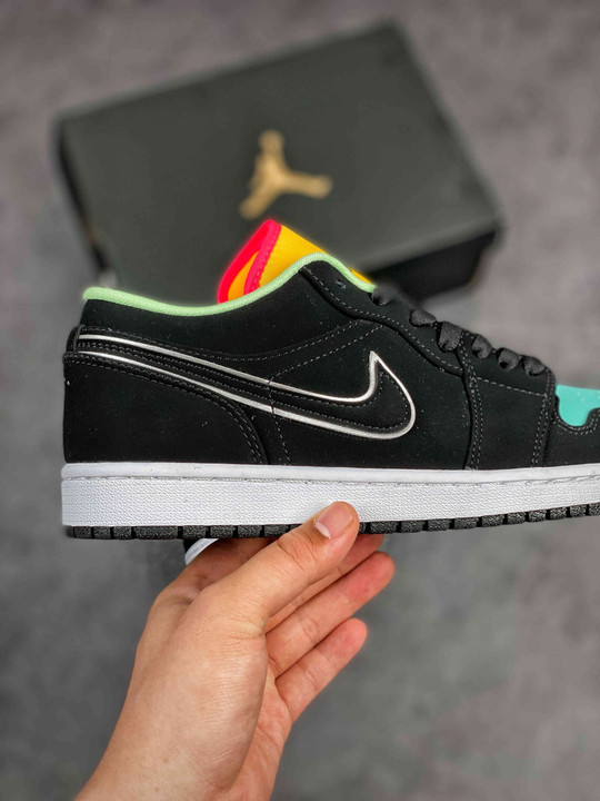 Air jordan 1 low black/aurora green/laser orange
