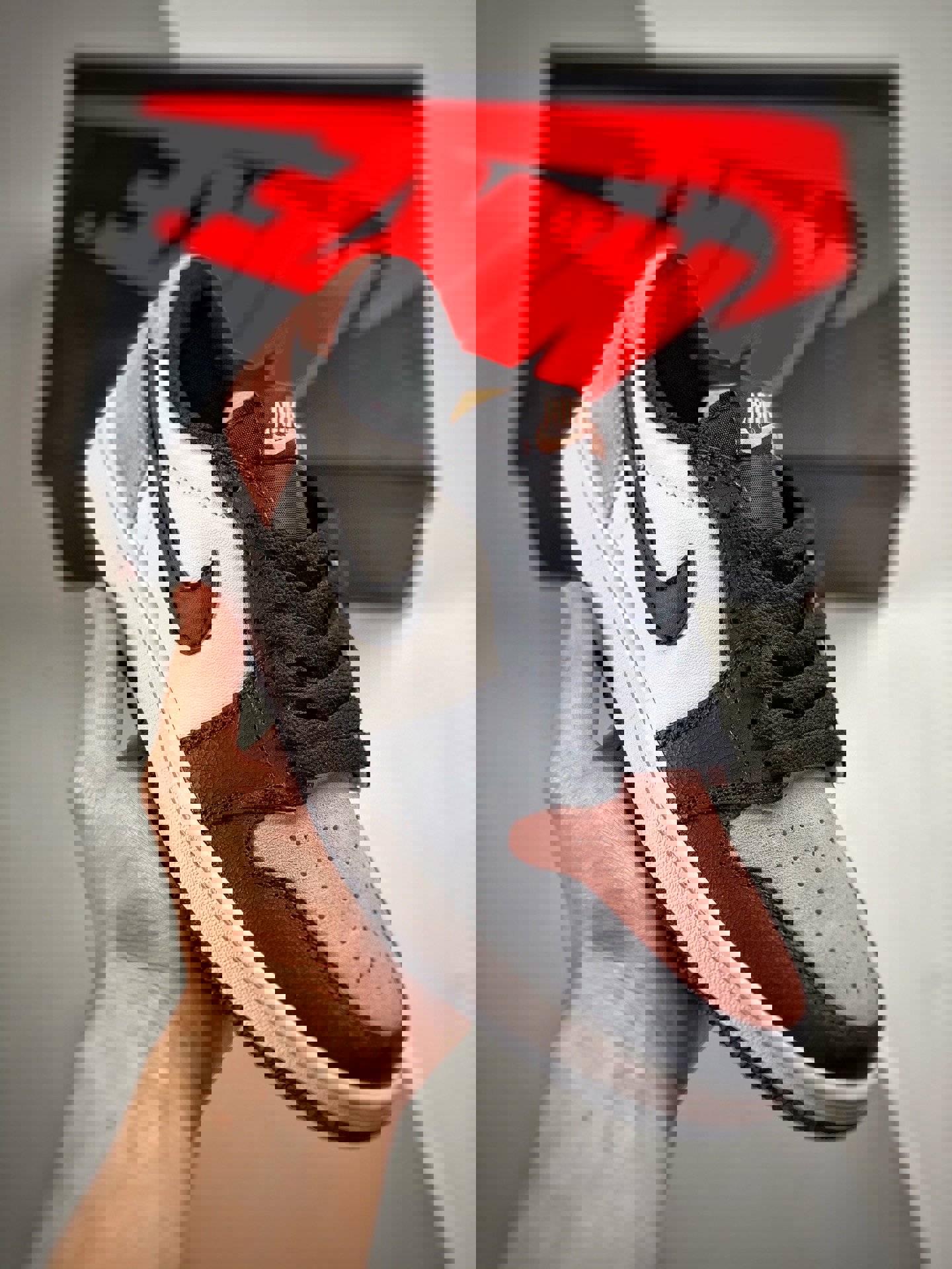 Air jordan 1 low black/bleached coral-white-grey fog cz0790-061