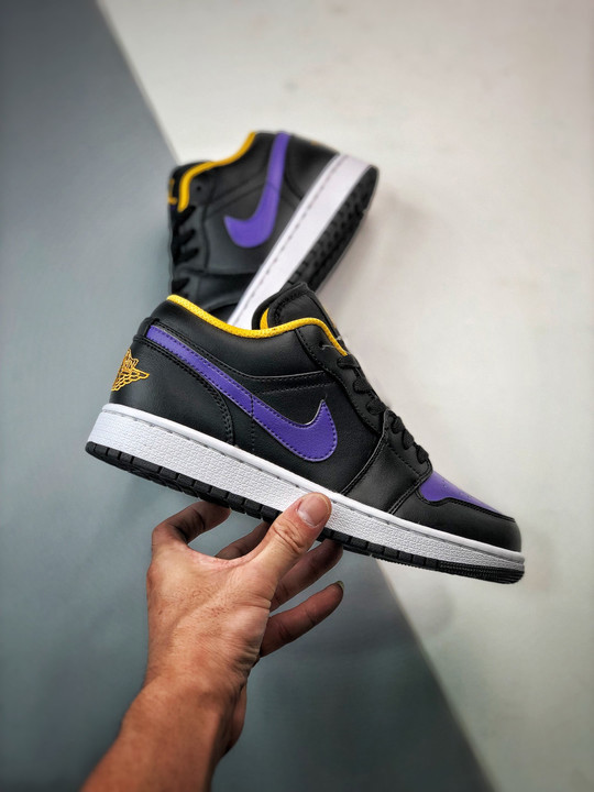 Air jordan 1 low black/dark concord-taxi 553558-075
