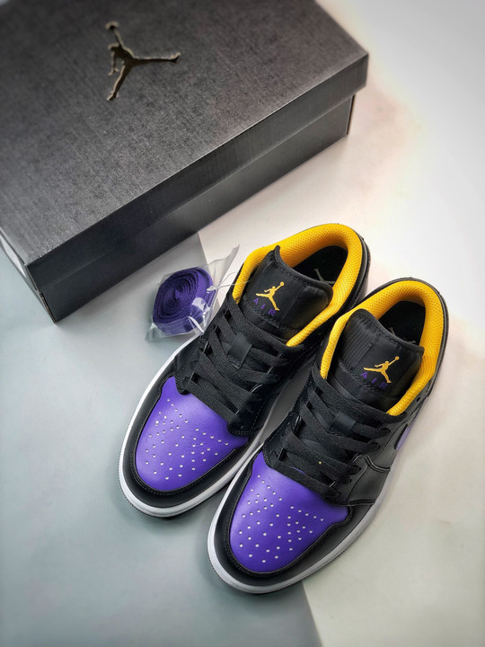 Air jordan 1 low black/dark concord-taxi 553558-075