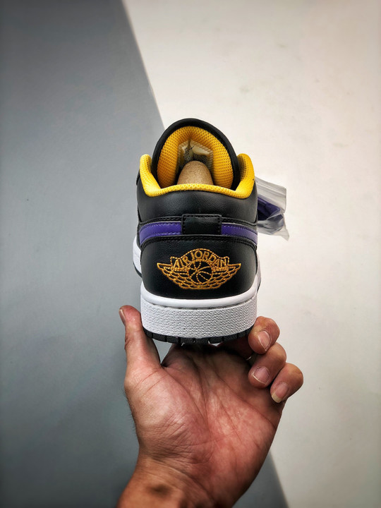 Air jordan 1 low black/dark concord-taxi 553558-075