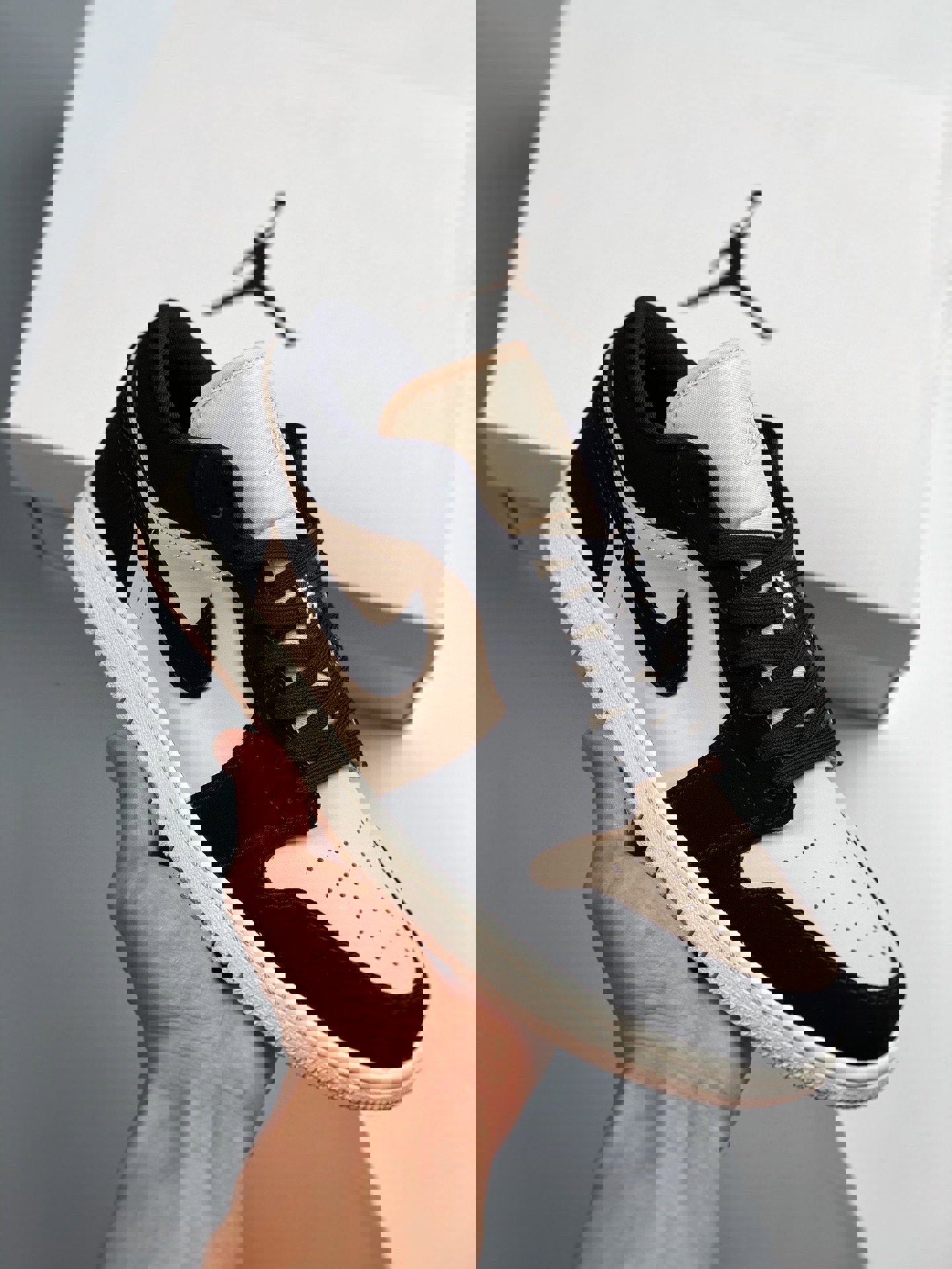 Air jordan 1 low black/guava ice/sail dc0774-003