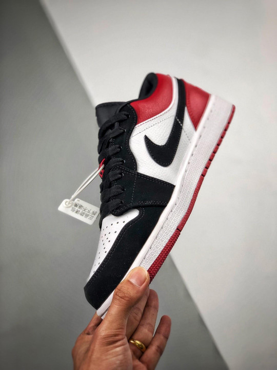 Air jordan 1 low black toe black red 553558-116