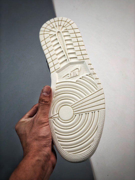 Air jordan 1 low born to flyblack/white-fitness red fj7073-010