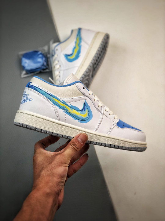 Air jordan 1 low born to flysail/university blue