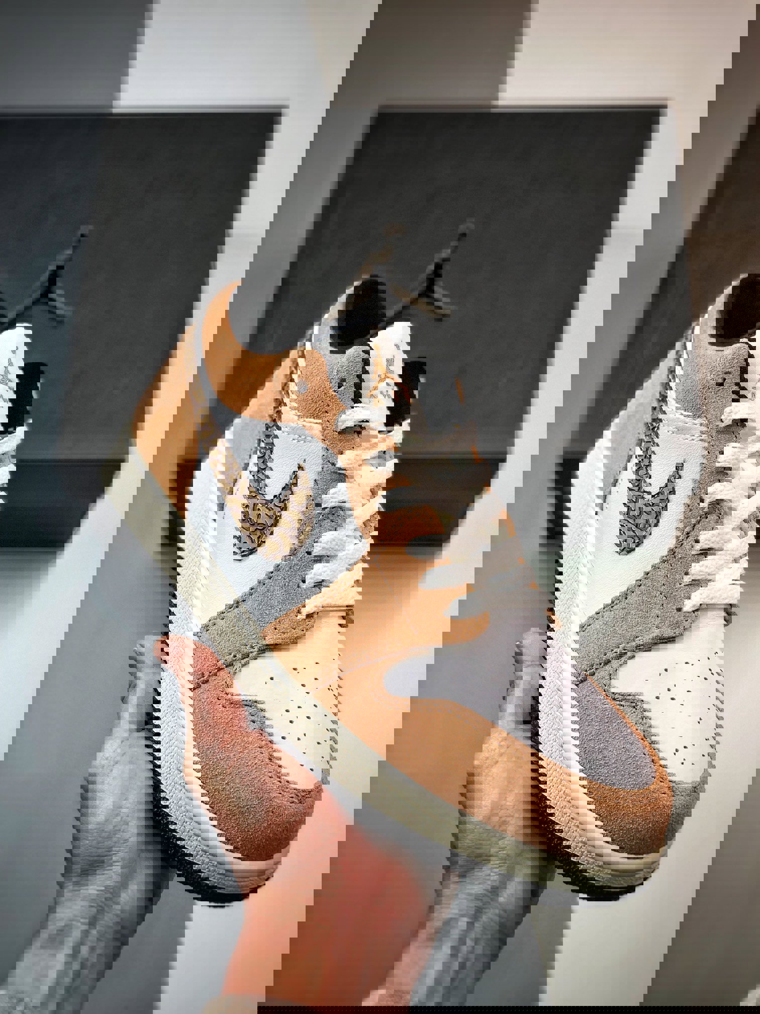 Air jordan 1 low brown elephant hemp/metallic gold-white-tan-black