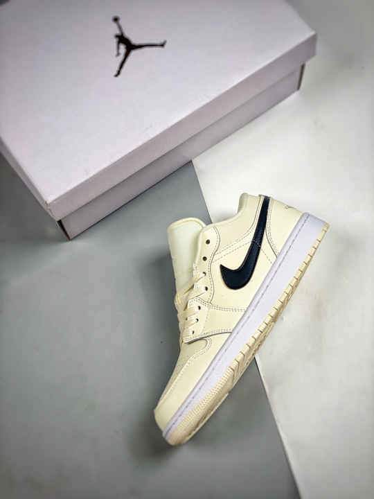 Air jordan 1 low coconut milk/black-white dc0774-121