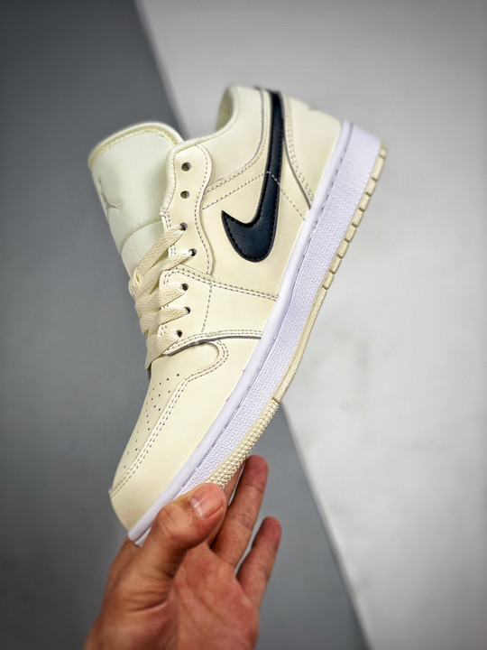 Air jordan 1 low coconut milk/black-white dc0774-121