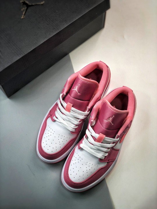 Air jordan 1 low desert berry/coral chalk-white 553560-616